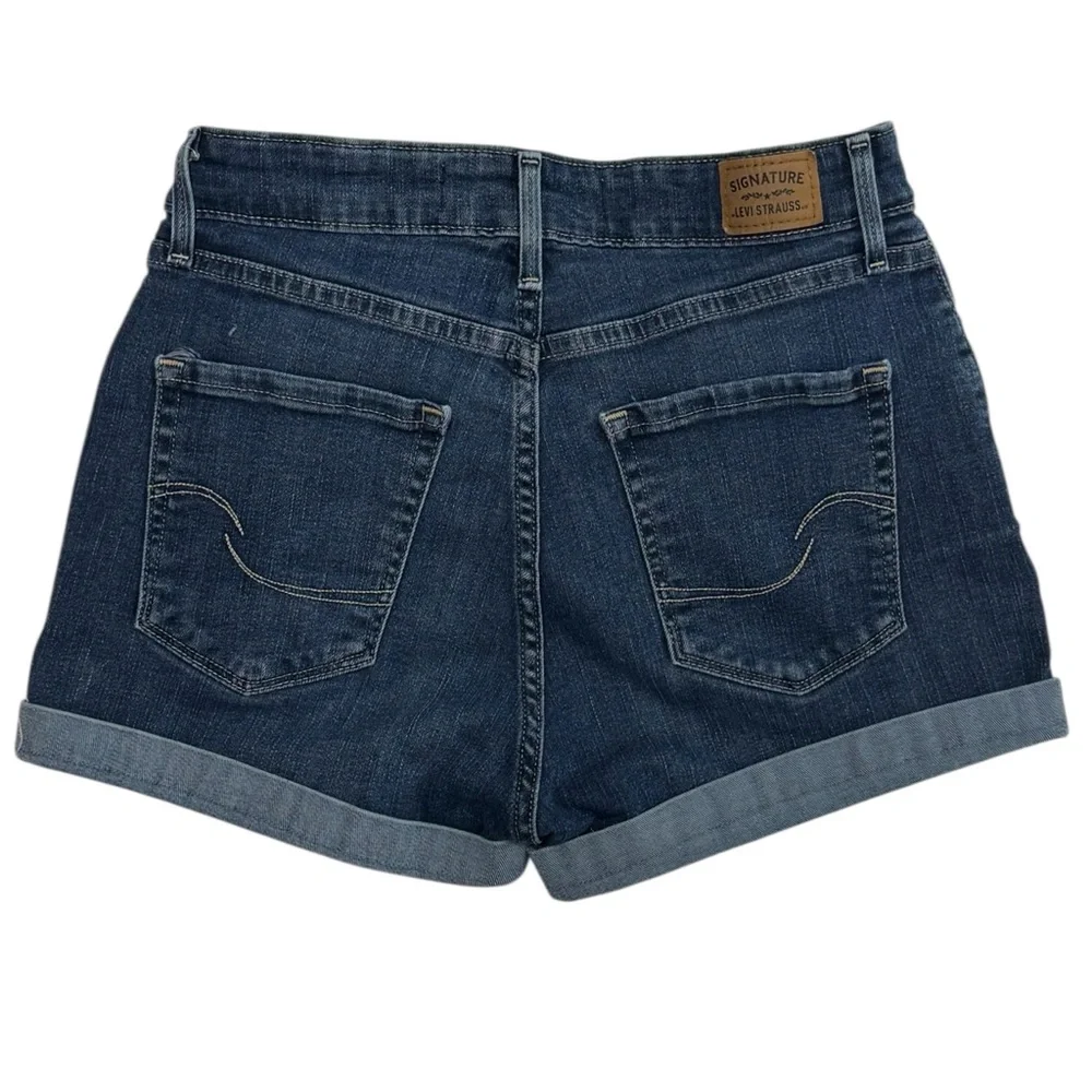 Levis Signature Blue Denim High Rise Distressed Women's Cuffed Shorts W28